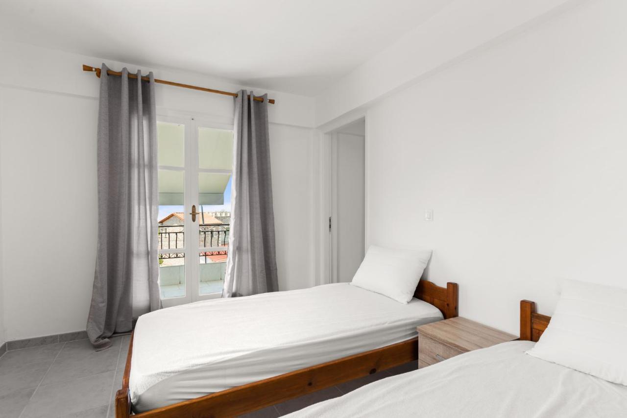 Nikolas Apartments Stoupa Lévktron 외부 사진